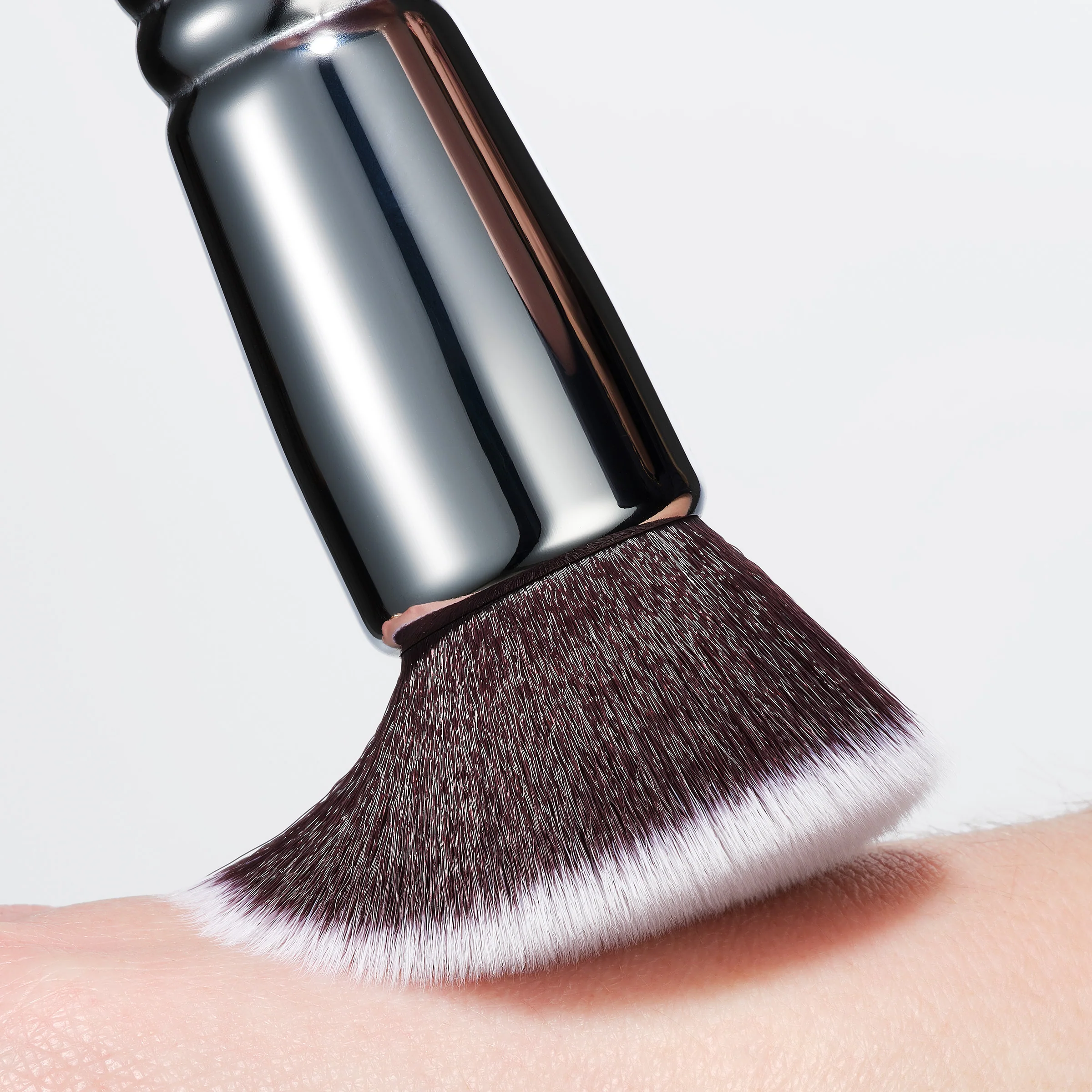 104 Foundation Buffer Pinsel - Image 5