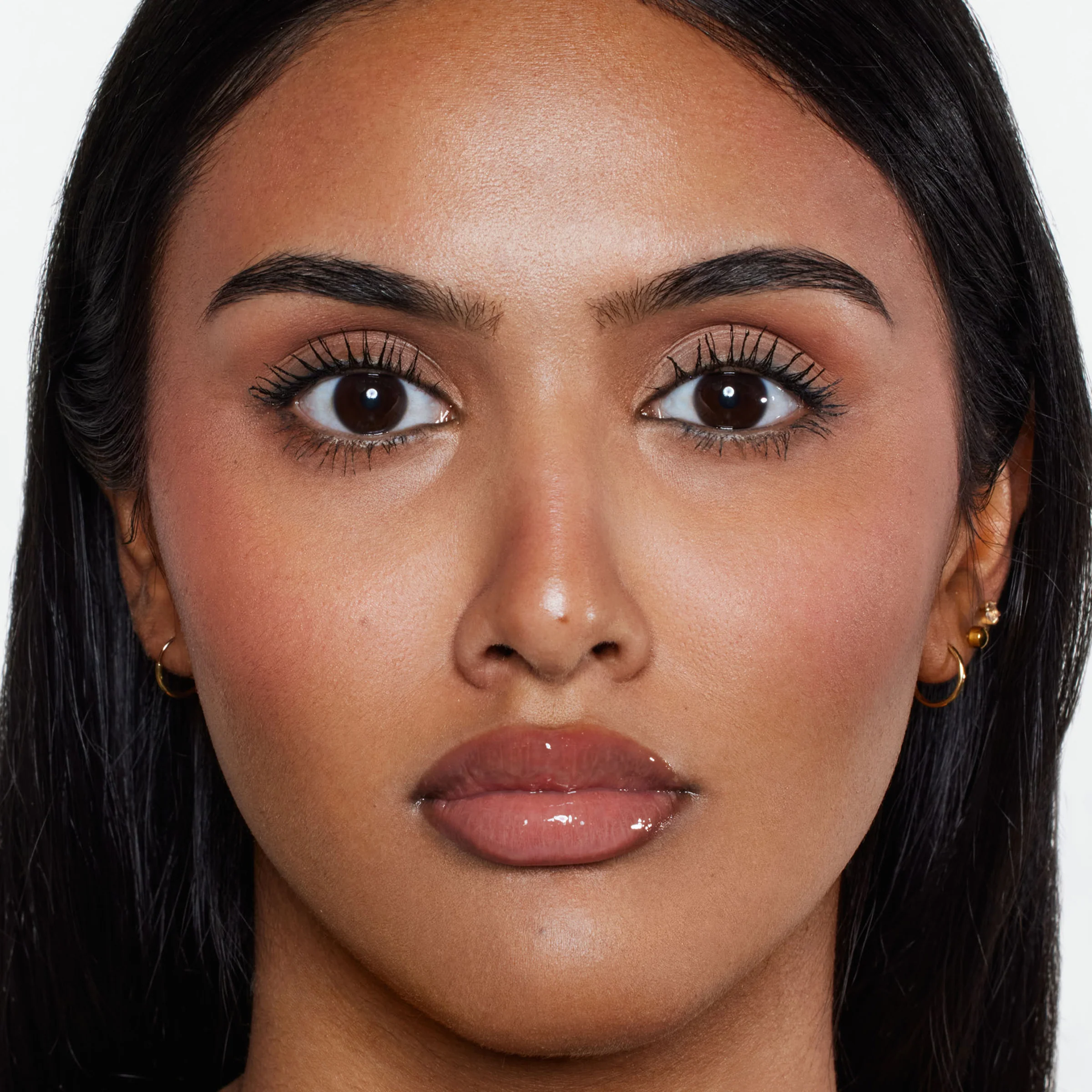 Pout Plumper Volumizing Lipgloss - Image 5