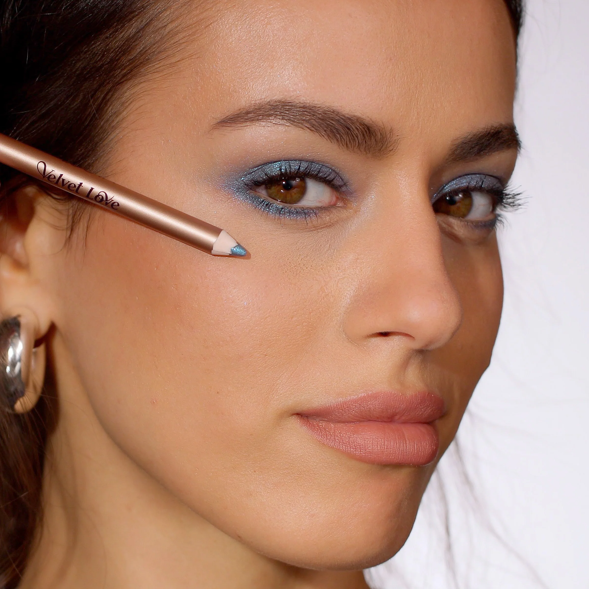 Velvet Love Eyeliner Pencil (Metallic Azure Blue) - Image 3