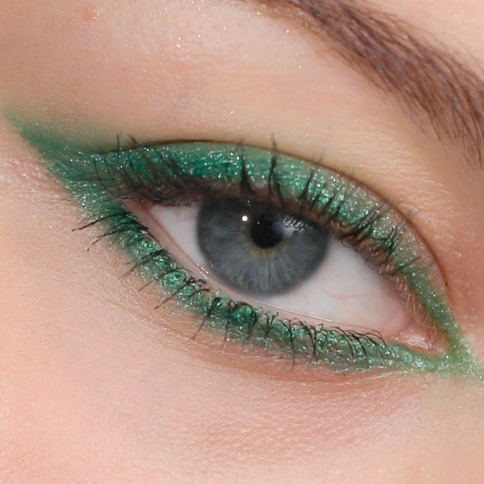 Velvet Love Eyeliner Pencil (Metallic Malachite) - Image 3