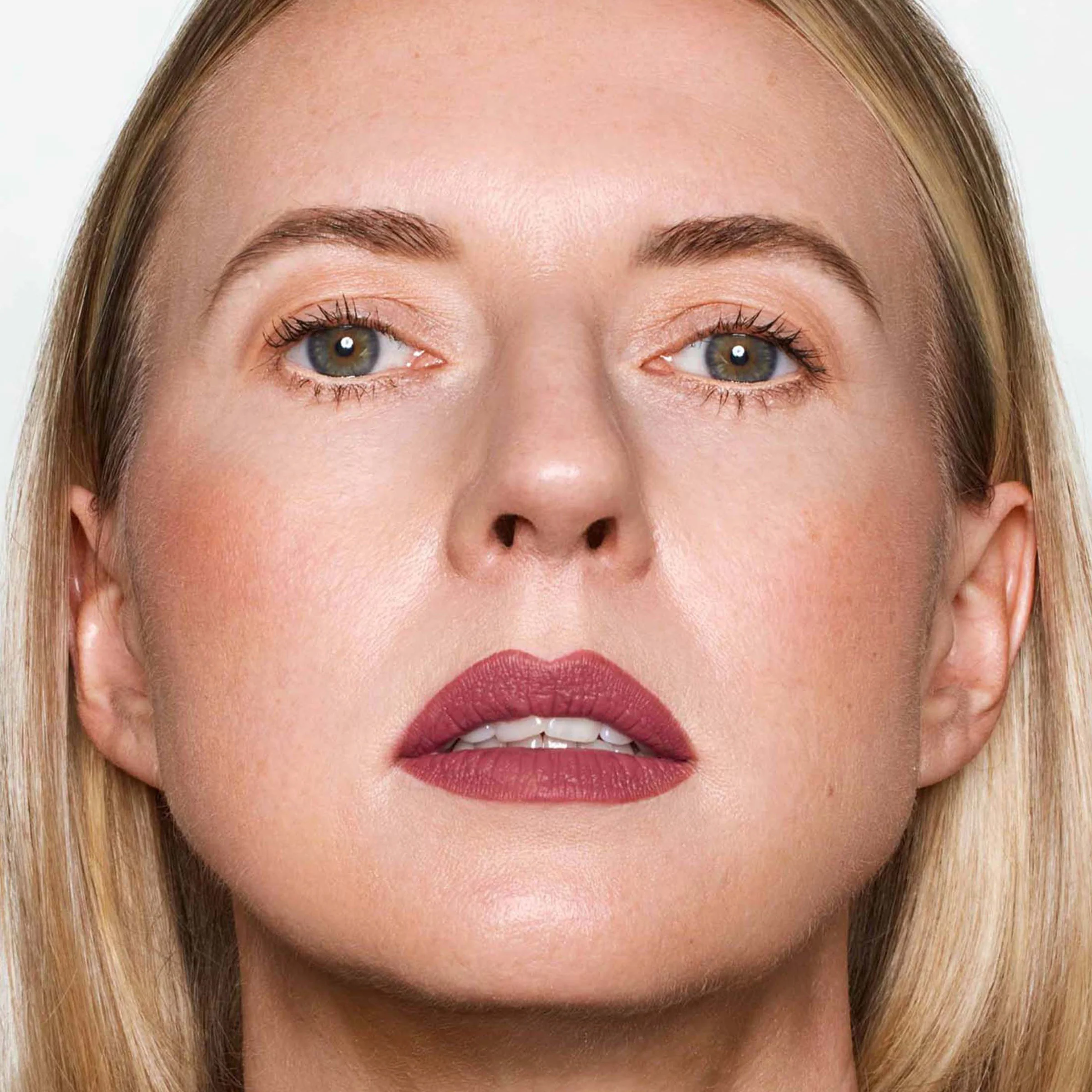 Velvet Love Matte Hyaluronic Long-Lasting Lipstick (Amela) - Image 4
